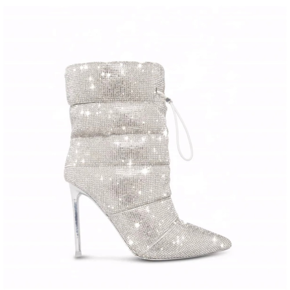 🥳HOST PICK🥳STEVE MADDEN CLOAK-R RHINESTONES BOOTIES SOLD